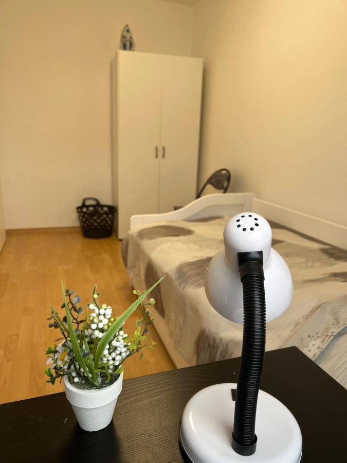 Messe Zimmer/Ferienwohnung Hannover Bagian luar foto